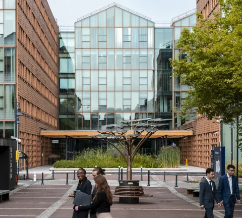 Etudiants dans le parc du pont de flandres